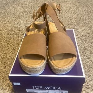 NIB - Espadrille sandals